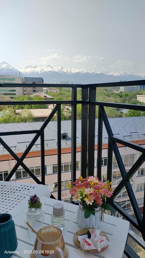 Студия В Центре Города, В «Золотом Квадрате» Almaty Eksteriør billede